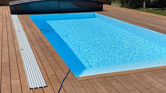 Pool i haven i Helsinge